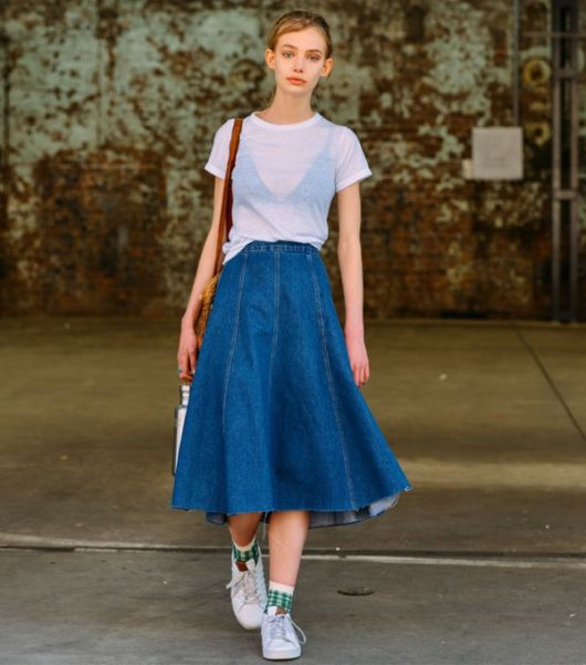 Midi Jeans Skirt: How to wear it? Models and + 60 looks!