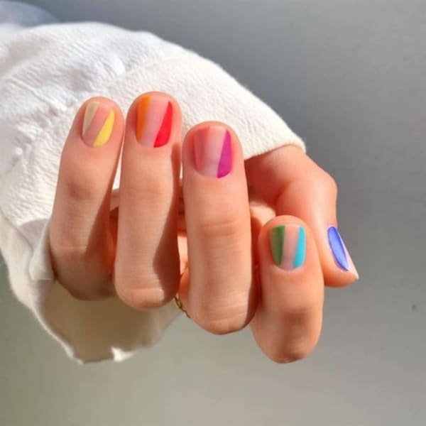 Uñas coloridas【2022】ᐅ ¡+72 ideas y colores impresionantes!