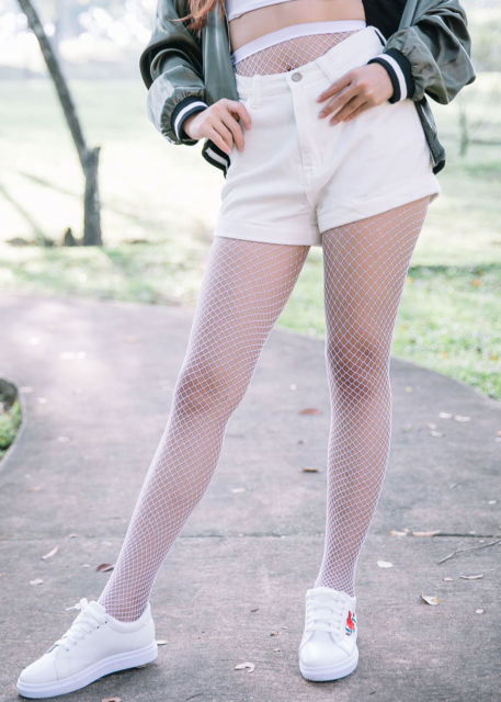 White Fishnet Stockings – The Perfect Complement for Your Looks!
