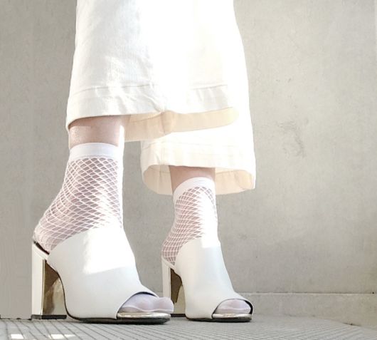 White Fishnet Stockings – The Perfect Complement for Your Looks!