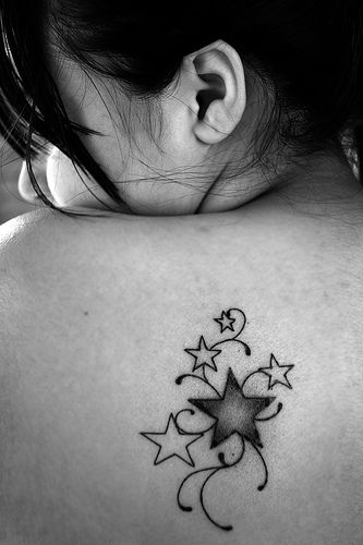 45 Immagini e significati del tatuaggio a stella