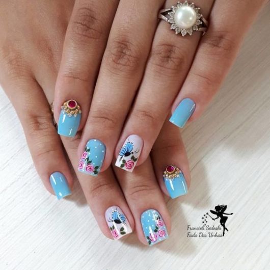 Nails Decorated with Butterflies – 37 References to Get Inspired!
