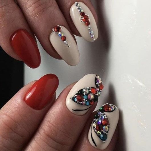 Uñas decoradas con mariposas: ¡37 referencias para inspirarte!