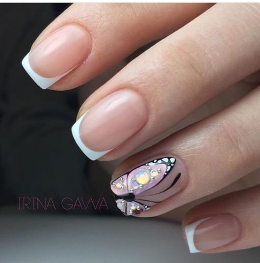 Uñas decoradas con mariposas: ¡37 referencias para inspirarte!