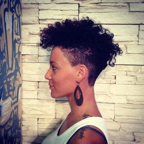 L'undercut femme : qu'est-ce que c'est, et les styles !