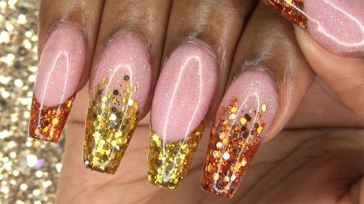 Francesinha Dourada – 25 Beautiful Nails To Rock Around!