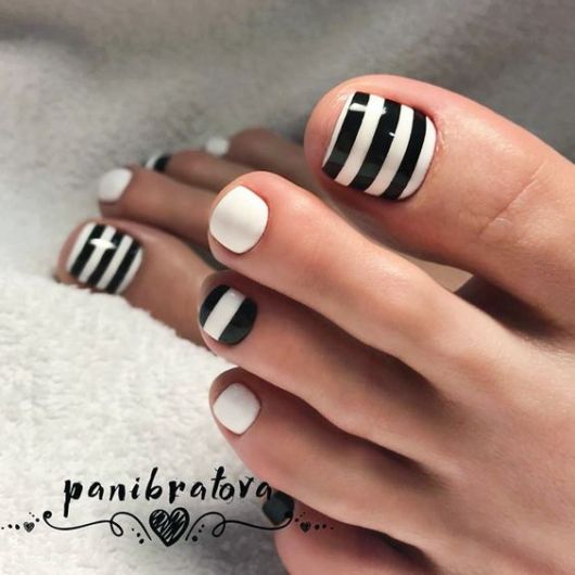 Ongles de Pied Décorés – 75 Belles Inspirations & Conseils Inédits !