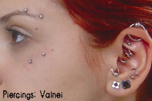 Piercing al sopracciglio: come si fa, consigli e 30 modelli