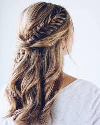 Half-Up Hairstyle: ¡60 peinados asombrosos y un tutorial fácil!