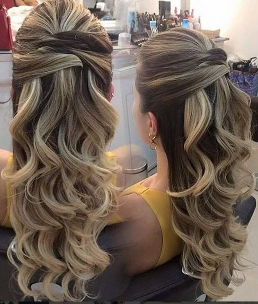 Half-Up Hairstyle – 60 Jaw-dropping Hairstyles & Easy Tutorial!