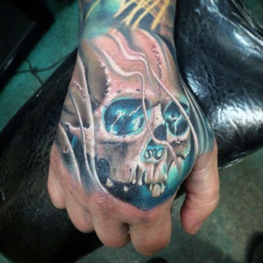 Tattoo on the male hand – 80 Awesome ideas and tips for tattooing!