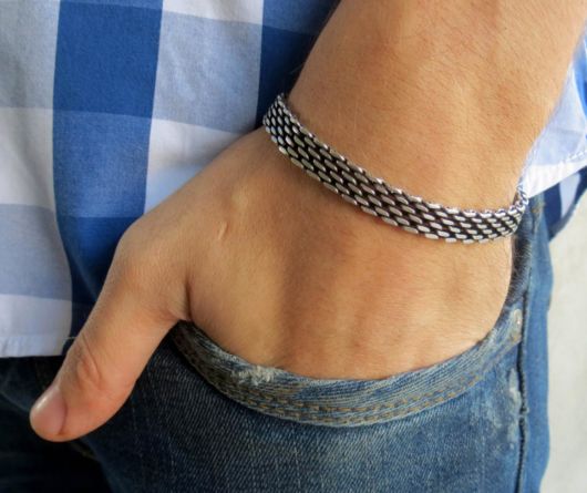 Bracelet argent homme - 70 modèles stylés pour s'inspirer !