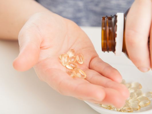 The 5 Best Vitamins for Hair Loss & How To Make It At Home!