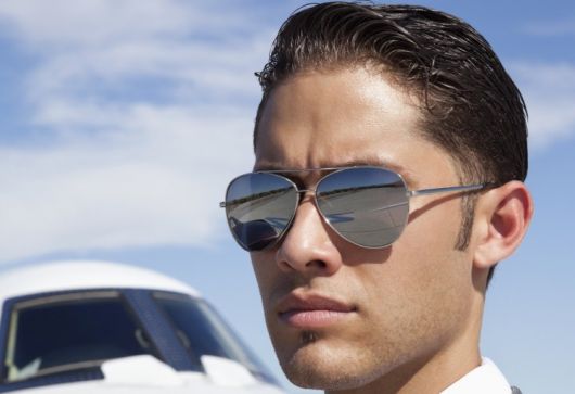 Gafas de sol de aviador para hombre: ¡Quién combina y 25 modelos sensacionales!