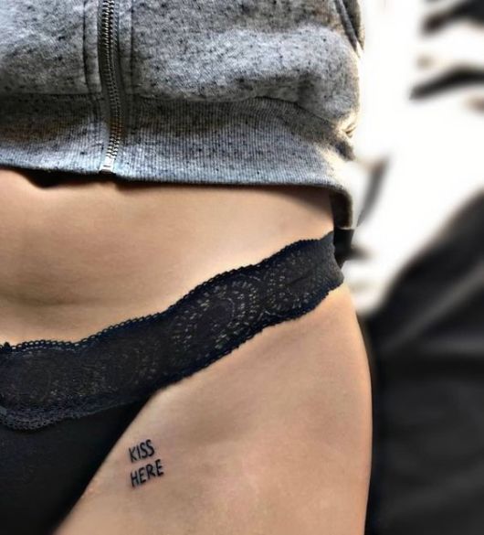 Tatuaje en la ingle: ¡las 74 inspiraciones más femeninas y sensuales!