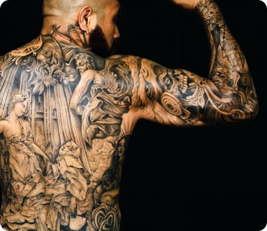 Tatouage du dos masculin – 90 idées géniales pour s'inspirer !