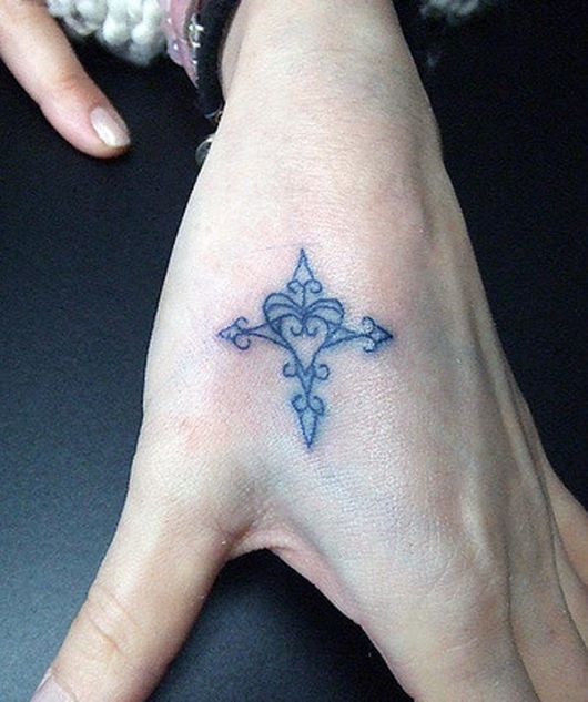 Tatuaggio croce / crocifisso: 100 fantastiche idee per trarre ispirazione!