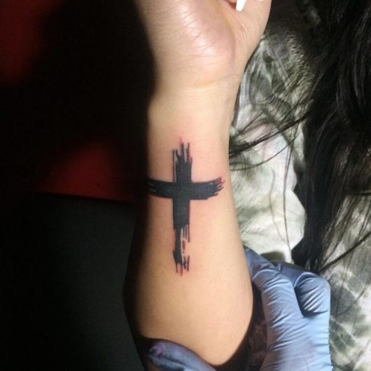 Tatouage Croix / Crucifix – 100 idées étonnantes pour s'inspirer !