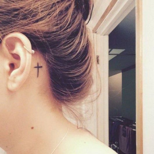 Tatouage Croix / Crucifix – 100 idées étonnantes pour s'inspirer !