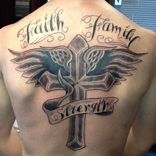 Tatouage Croix / Crucifix – 100 idées étonnantes pour s'inspirer !