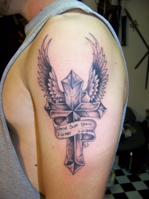 Tatouage Croix / Crucifix – 100 idées étonnantes pour s'inspirer !