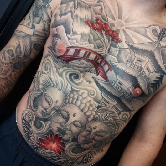 Tatuaggi per la pancia da uomo: 20 fantastiche idee per trarre ispirazione