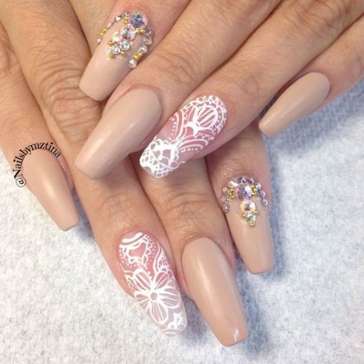 Ballerina Nails: passo dopo passo, stili e 40 foto ispiratrici!