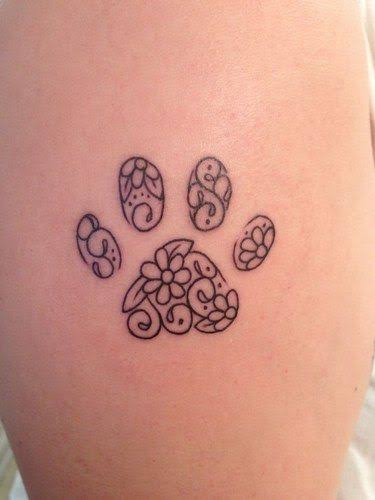 Tatuaggio zampa di cane – 50 tatuaggi carini e super creativi!
