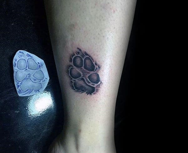 Tatuaggio zampa di cane – 50 tatuaggi carini e super creativi!