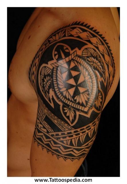 Tatouage maori - 100 idées étonnantes, nouveaux conseils et significations !