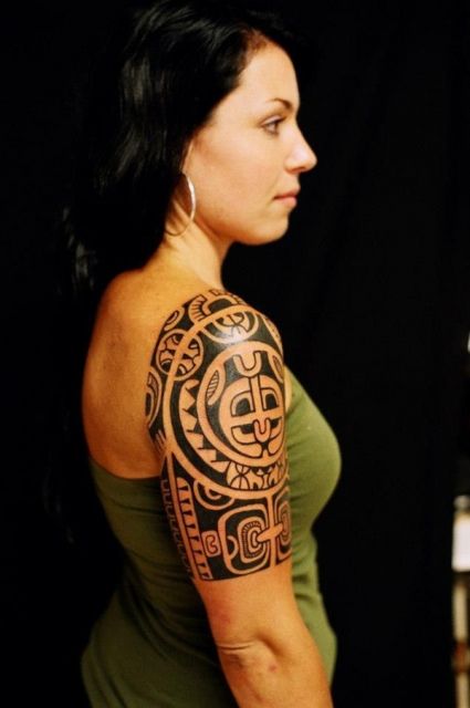 Tatouage maori - 100 idées étonnantes, nouveaux conseils et significations !