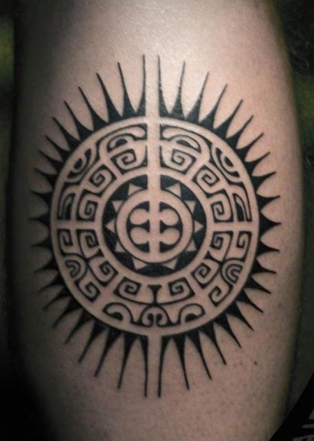 Tatouage maori - 100 idées étonnantes, nouveaux conseils et significations !