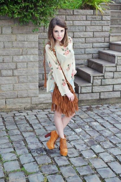 How to Use a Fringe Bag – 55 Models, Inspirations & Looks Tips!