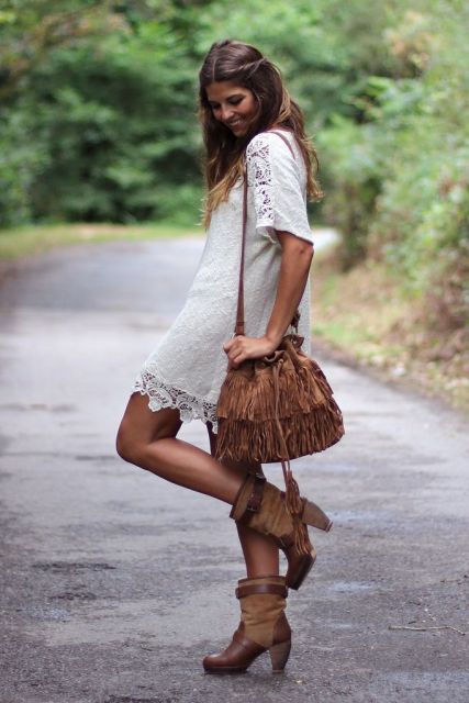 How to Use a Fringe Bag – 55 Models, Inspirations & Looks Tips!