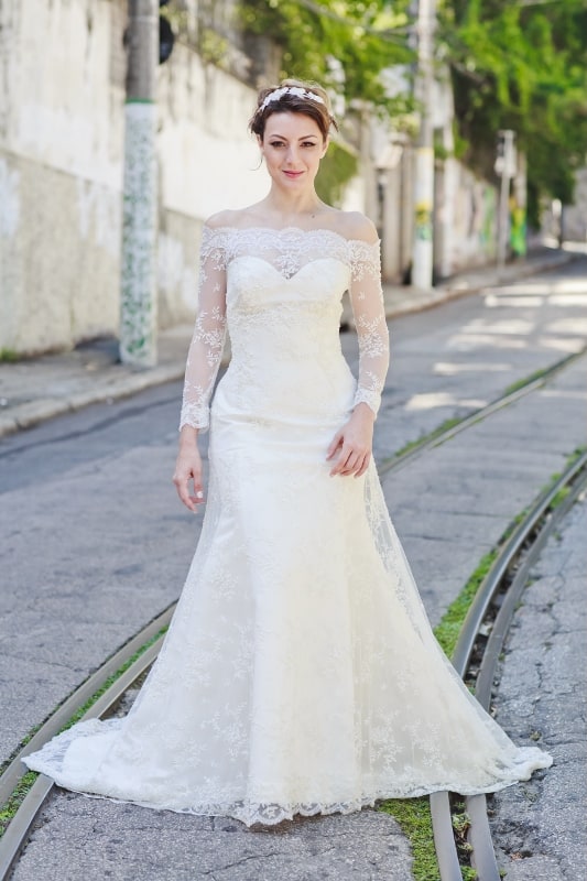 Vestido de noiva ombro a ombro – 51 modelos para ARRASAR!