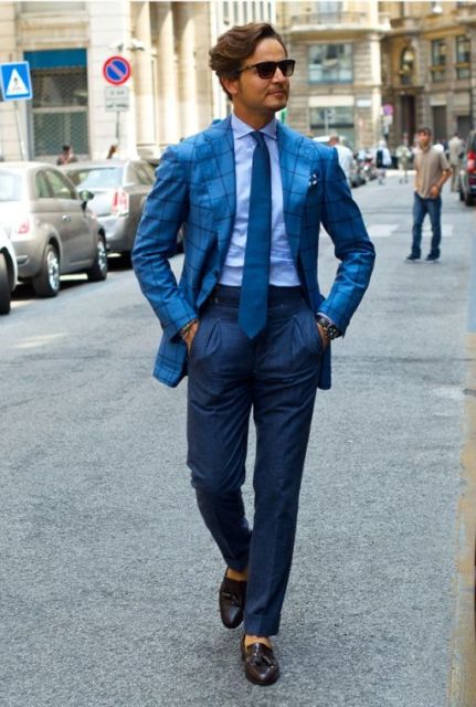 Cravatta blu: come indossare e abbinare camicia e abito!