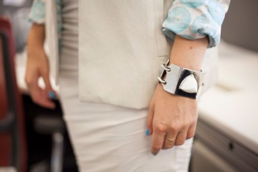 Bracelets pour femmes : 52 jolies idées avec des conseils pour les porter !