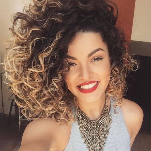 Curly Hair Types – How to Identify & 35 Ideas for Curls!