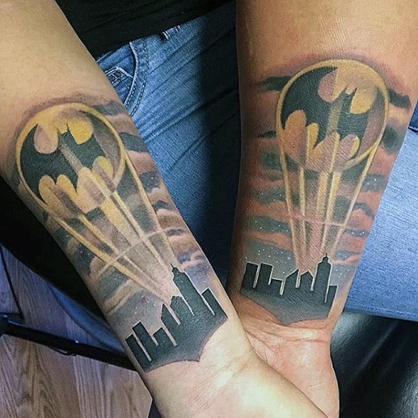 BATMAN Tattoo: +50 ideas for bat fans!