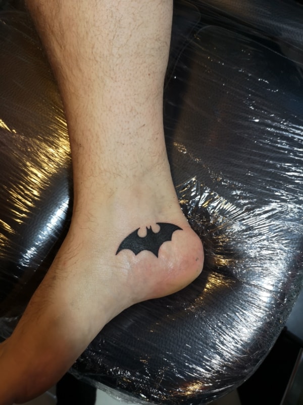 Tatuaje de BATMAN: ¡+50 ideas para fanáticos de los murciélagos!