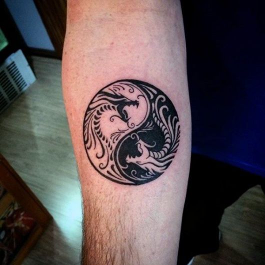 Tatuaggio Yin Yang: significato + 20 incredibili ispirazioni!
