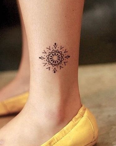 Feminine Leg Tattoo – Tips, Care & 52 Beautiful Inspirations!