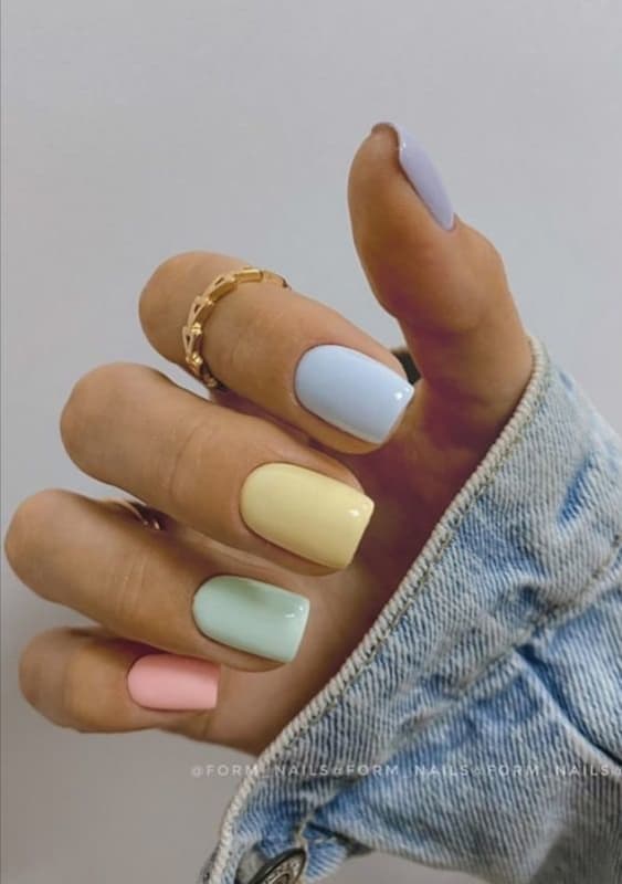 Smalto per unghie trasparente: +5 consigli su marchi, colori e sfumature incredibili!