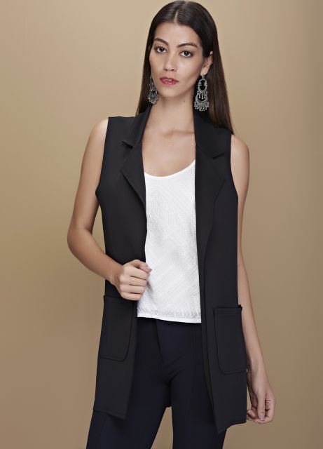 Female Social Vest – How to Complement Your Looks with the Piece!