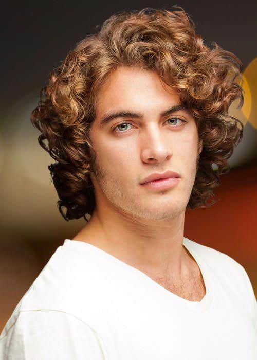Wavy hair for men: 61 haircut and care inspirations!