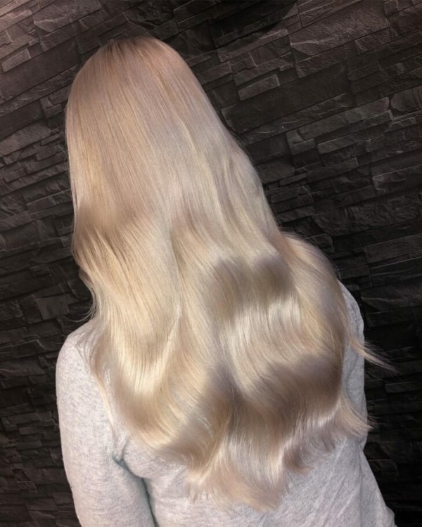 Pearly Blonde – With Whom It Matches & 80 Wonderful Hairs!
