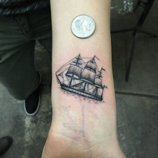 Tatuaje de barco y barco: significado y 20 ideas increíbles para inspirarse