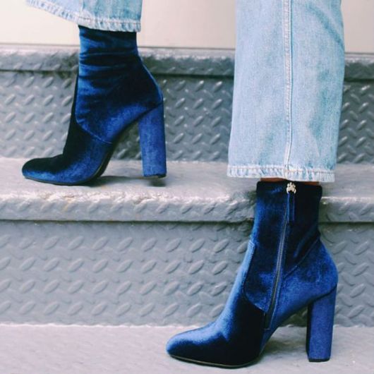 Velvet Boot: Models and Tips for Wearing with Outfit Photos