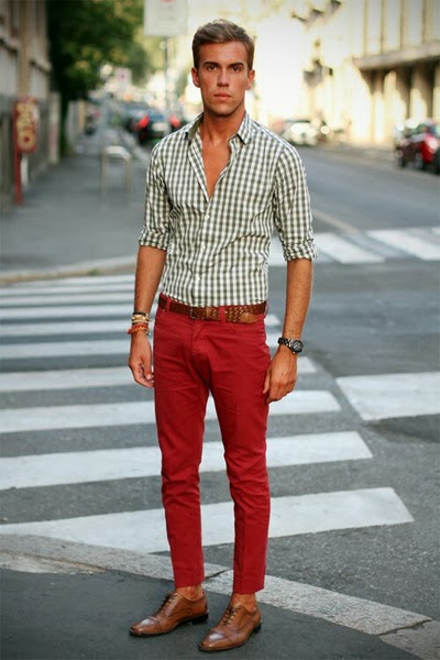 Pantalon rouge homme : assorti à quoi ? Modèles + 50 looks !