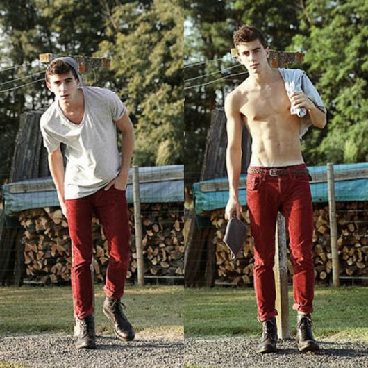 Pantalon rouge homme : assorti à quoi ? Modèles + 50 looks !